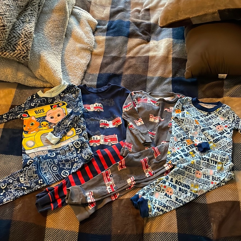 Assortes boys 2 piece pajamas